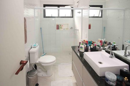 Apartamento para alugar com 198m², 3 quartos e 3 vagas Apartamento para alugar com 198m², 3 quartos e 3 vagasBanheiro da Suite 03