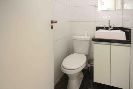 Apartamento para alugar com 198m², 3 quartos e 3 vagas Apartamento para alugar com 198m², 3 quartos e 3 vagasBanheiro de serviço