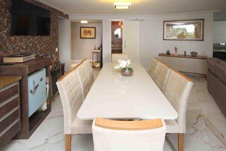 Apartamento para alugar com 198m², 3 quartos e 3 vagas Apartamento para alugar com 198m², 3 quartos e 3 vagasSala de Jantar