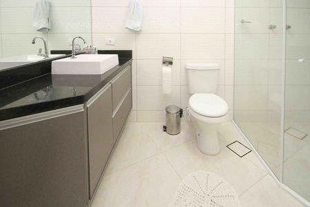 Apartamento à venda com 198m², 4 quartos e 3 vagasBanheiro da Suite