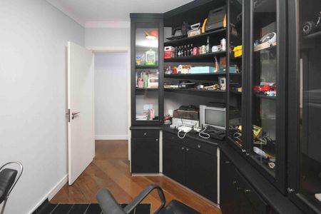Apartamento à venda com 198m², 4 quartos e 3 vagasEscritório
