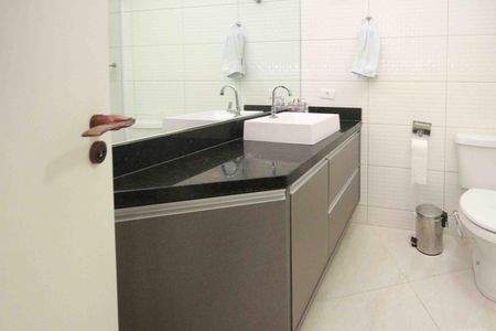 Apartamento à venda com 198m², 4 quartos e 3 vagasBanheiro da Suite