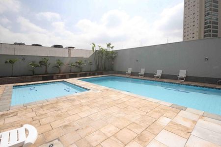 Apartamento para alugar com 198m², 3 quartos e 3 vagas Apartamento para alugar com 198m², 3 quartos e 3 vagasÁrea comum - Piscina