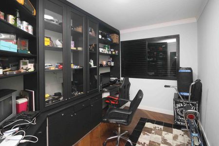 Apartamento à venda com 198m², 4 quartos e 3 vagasEscritório