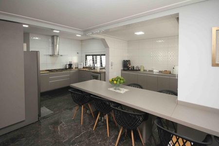 Apartamento à venda com 198m², 4 quartos e 3 vagasCozinha