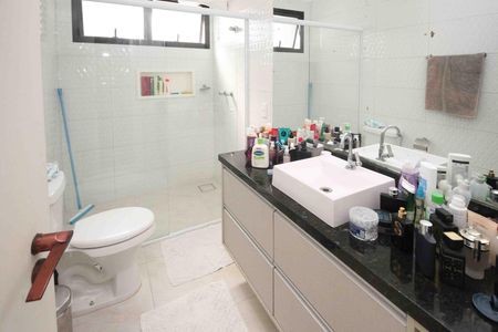 Apartamento para alugar com 198m², 3 quartos e 3 vagas Apartamento para alugar com 198m², 3 quartos e 3 vagasBanheiro da Suite 03
