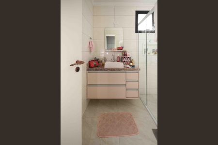 Apartamento à venda com 198m², 4 quartos e 3 vagasBanheiro da Suite 02