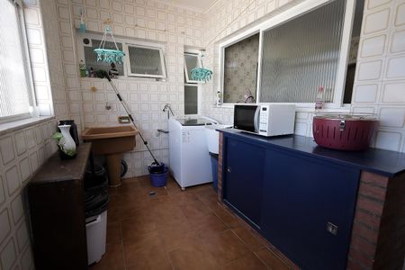 Apartamento à venda com 130m², 3 quartos e 1 vagaÁrea de Serviço