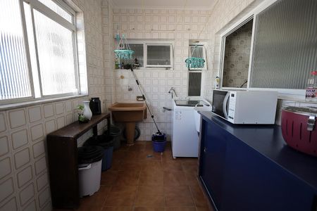 Apartamento à venda com 130m², 3 quartos e 1 vagaÁrea de Serviço