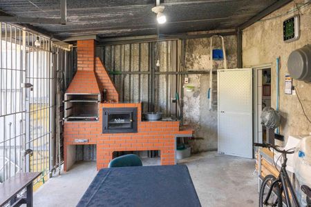 Casa à venda com 150m², 4 quartos e 1 vagaÁrea de Serviço