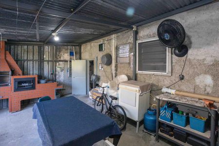 Casa à venda com 150m², 4 quartos e 1 vagaÁrea de Serviço