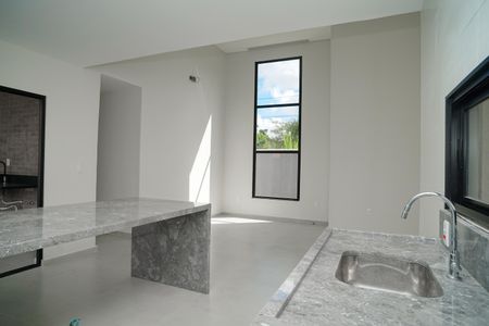 Casa de condomínio para alugar com 176m², 4 quartos e 4 vagasCozinha