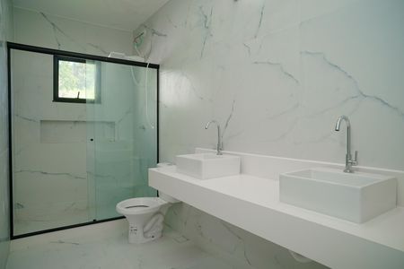 Casa de condomínio para alugar com 176m², 4 quartos e 4 vagasBanheiro da Suíte 2