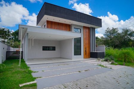 Casa de condomínio para alugar com 176m², 4 quartos e 4 vagasFachada