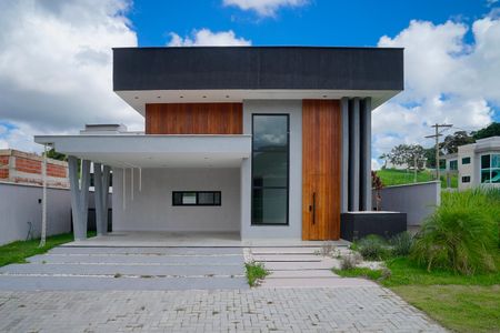 Casa de condomínio para alugar com 176m², 4 quartos e 4 vagasFachada