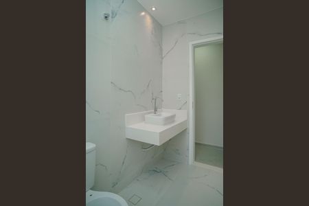 Casa de condomínio para alugar com 176m², 4 quartos e 4 vagasBanheiro Social