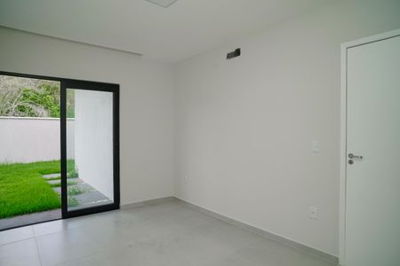 Casa de condomínio para alugar com 176m², 4 quartos e 4 vagasSuíte 1