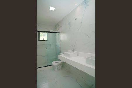 Casa de condomínio para alugar com 176m², 4 quartos e 4 vagasBanheiro da Suíte 2