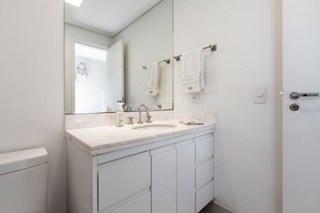 Apartamento para alugar com 86m², 2 quartos e 3 vagas Apartamento para alugar com 86m², 2 quartos e 3 vagasQuarto 2 - Banheiro da Suite