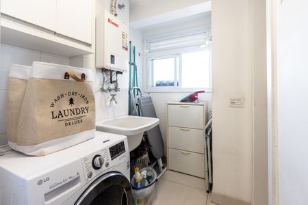 Apartamento para alugar com 86m², 2 quartos e 3 vagas Apartamento para alugar com 86m², 2 quartos e 3 vagasÁrea de Serviço