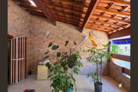 Casa para alugar com 158m², 2 quartos e 2 vagas Casa para alugar com 158m², 2 quartos e 2 vagasQuarto com Varanda