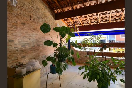 Casa para alugar com 158m², 2 quartos e 2 vagas Casa para alugar com 158m², 2 quartos e 2 vagasQuarto com Varanda