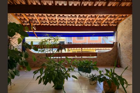 Casa para alugar com 158m², 2 quartos e 2 vagas Casa para alugar com 158m², 2 quartos e 2 vagasQuarto com Varanda