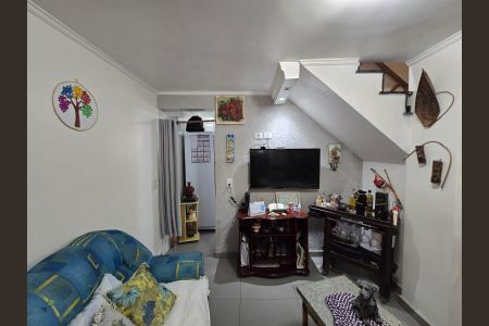 Sala  de casa para alugar com 2 quartos, 158m² em Jardim Terezopolis, Guarulhos