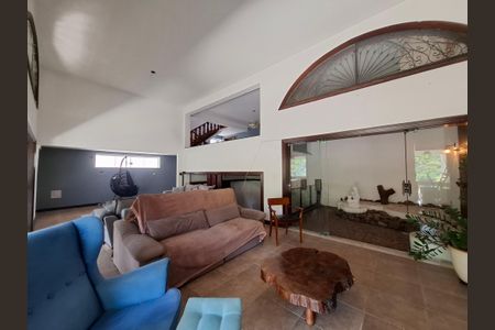 Casa para alugar com 800m², 6 quartos e 2 vagas Casa para alugar com 800m², 6 quartos e 2 vagasSala 1