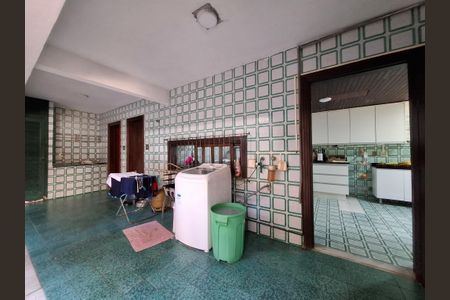 Casa para alugar com 800m², 6 quartos e 2 vagas Casa para alugar com 800m², 6 quartos e 2 vagasÁrea de serviço