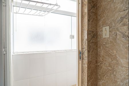 Apartamento à venda com 67m², 2 quartos e sem vaga Apartamento à venda com 67m², 2 quartos e sem vagaBanheiro de Serviço