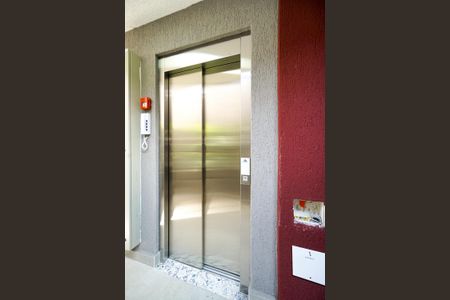Apartamento à venda com 33m², 1 quarto e sem vagaElevador