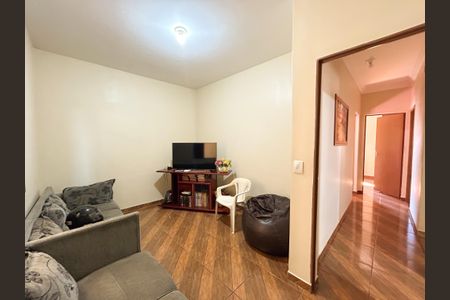 Casa à venda com 5 quartos, 228m² em São Benedito, Belo Horizonte