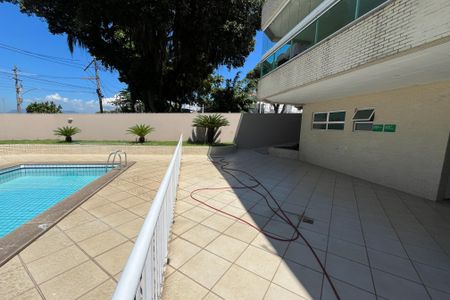 Apartamento à venda com 199m², 3 quartos e 2 vagas Apartamento à venda com 199m², 3 quartos e 2 vagasPiscina