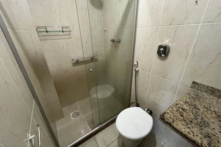 Apartamento à venda com 199m², 3 quartos e 2 vagas Apartamento à venda com 199m², 3 quartos e 2 vagasBanheiro da suite 1