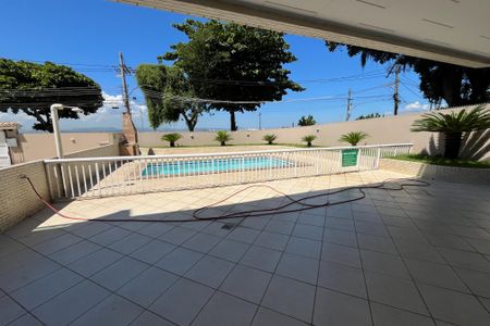 Apartamento à venda com 199m², 3 quartos e 2 vagas Apartamento à venda com 199m², 3 quartos e 2 vagasPiscina