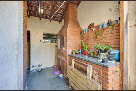 Casa à venda com 3 quartos, 240m² em Vila Alexandria, São Paulo