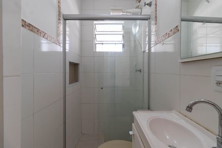 Banheiro de kitnet/studio para alugar com 1 quarto, 28m² em Perdizes, São Paulo
