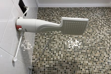 Banheiro de kitnet/studio para alugar com 1 quarto, 26m² em Boqueirão, Santos