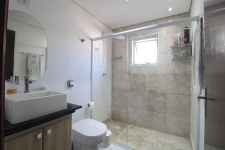 Casa à venda com 138m², 2 quartos e 2 vagasSuíte 1 / banheiro