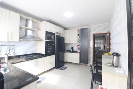Casa à venda com 138m², 2 quartos e 2 vagasCozinha