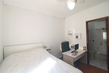 Casa à venda com 138m², 2 quartos e 2 vagasSuíte 2