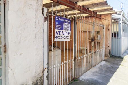 Casa à venda com 150m², 5 quartos e 1 vaga Casa à venda com 150m², 5 quartos e 1 vagaFachada