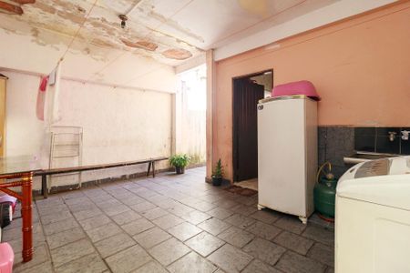 Casa à venda com 150m², 5 quartos e 1 vaga Casa à venda com 150m², 5 quartos e 1 vagaQuintal