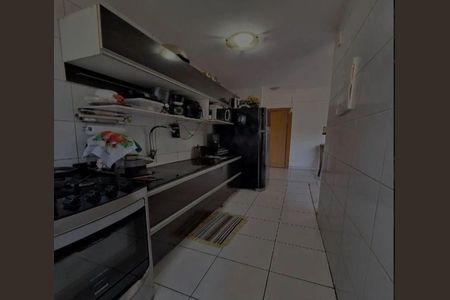 Cozinha de apartamento para alugar com 2 quartos, 60m² em Imbuí, Salvador
