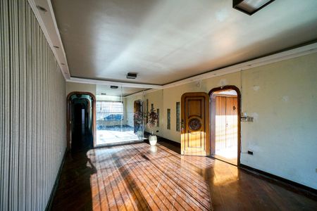 Casa para alugar com 290m², 4 quartos e 4 vagas Casa para alugar com 290m², 4 quartos e 4 vagasSala