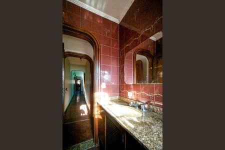 Casa para alugar com 290m², 4 quartos e 4 vagas Casa para alugar com 290m², 4 quartos e 4 vagasBanheiro da suíte 02