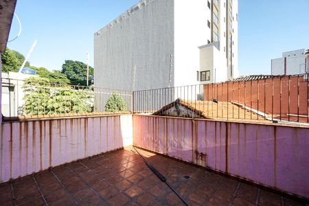 Casa para alugar com 290m², 4 quartos e 4 vagas Casa para alugar com 290m², 4 quartos e 4 vagasTerraço