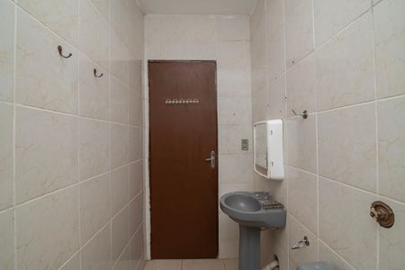Casa para alugar com 70m², 2 quartos e 2 vagas Casa para alugar com 70m², 2 quartos e 2 vagasBanheiro