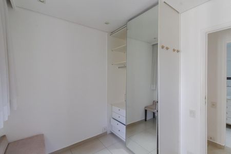 Quarto de apartamento à venda com 2 quartos, 65m² em Moema, São Paulo